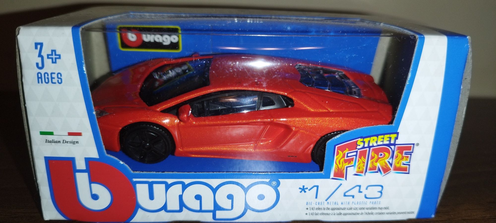 Bburago Street Fire Lamborghini Aventador LP700-4, skala 1:43 Burago.