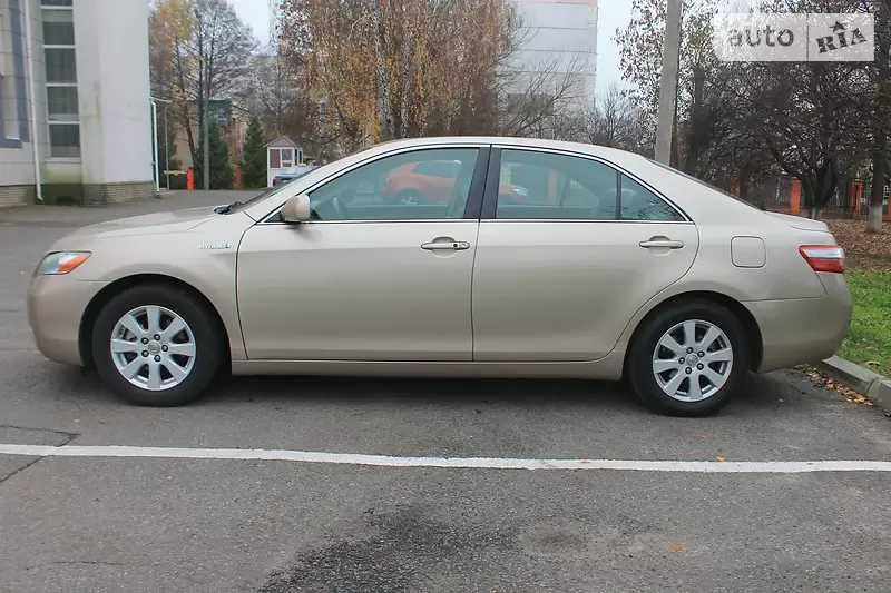 Сдам в аренду или под выкуп Тойота Камри гибрид Toyota Camry HV
