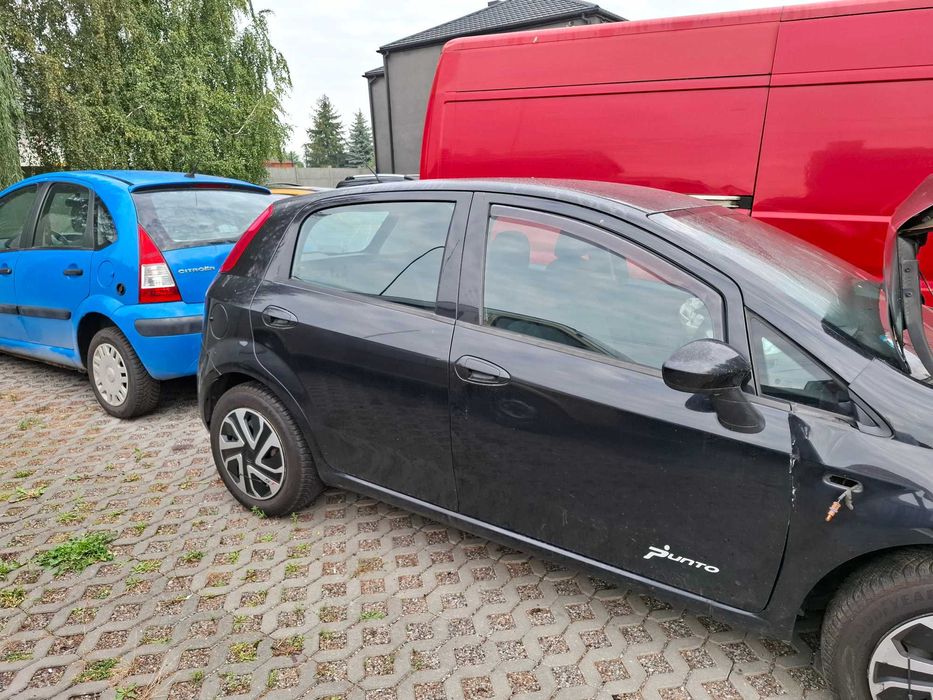 Grande Punto na części BLACHARSKIE