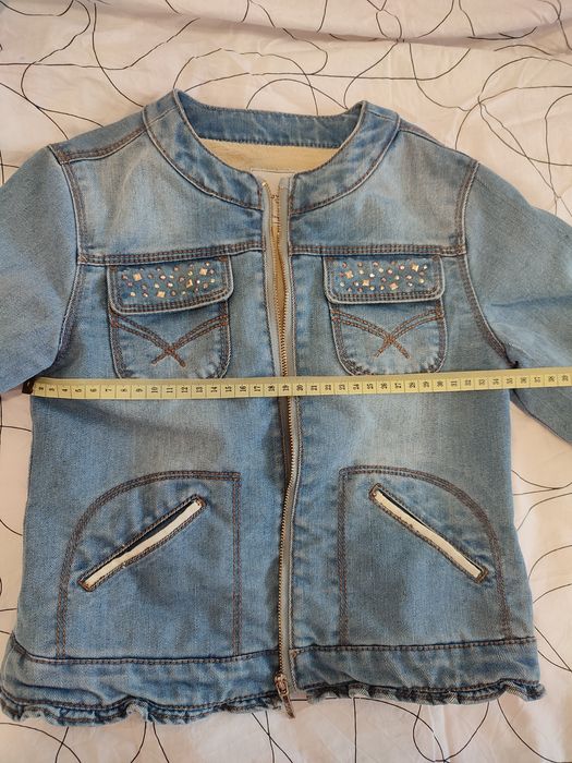 Джинсова куртка на дівчинку