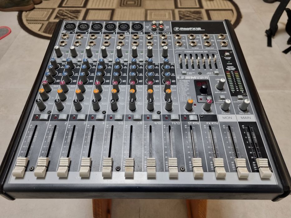 Пасивний мікшерний пульт Mackie ProFX12