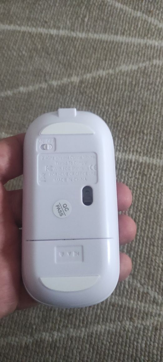 Rato wireless com bateria recarregável e cabo