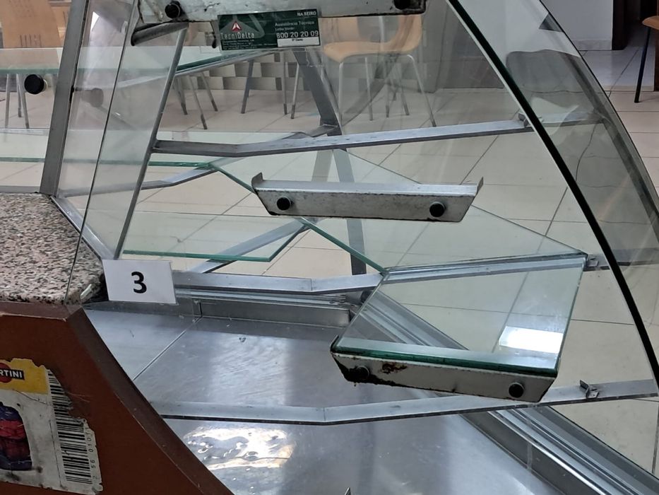 Movel frio com vitrine acopulada