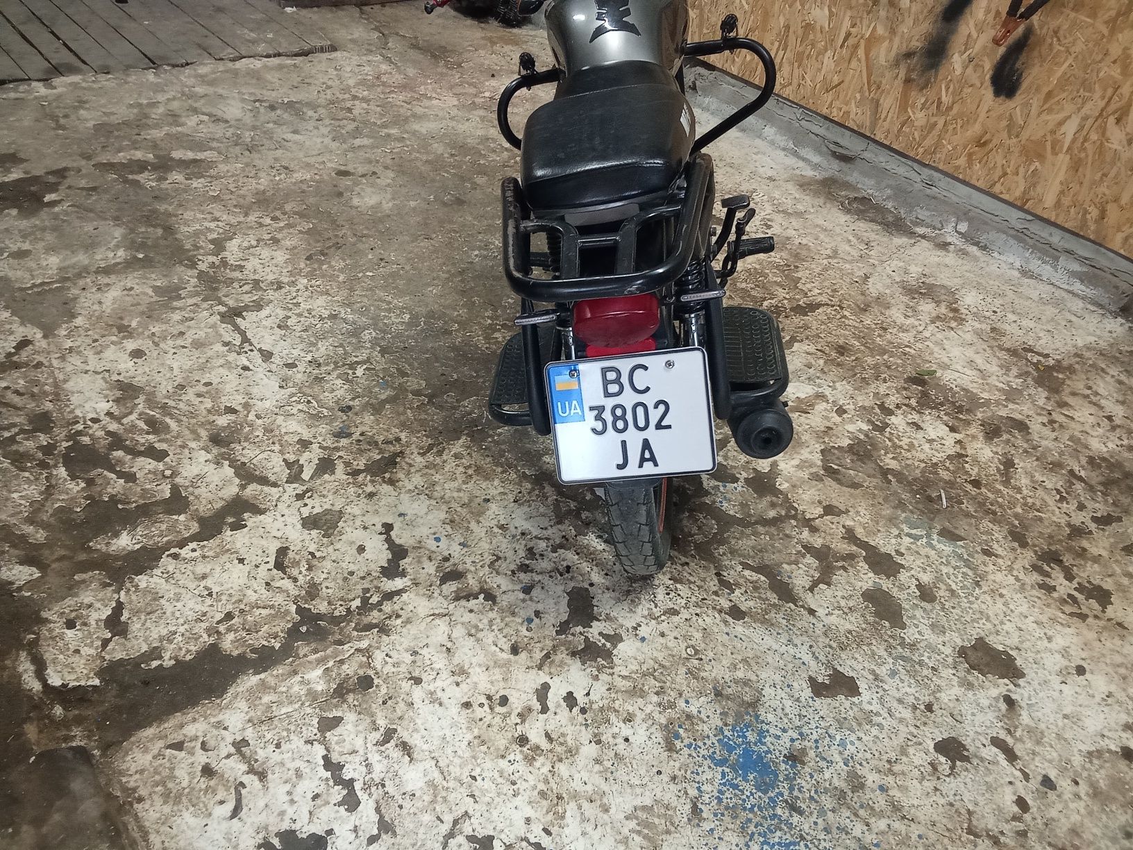 В ідеалі на повному ходу пісвідка аварійна усе робить нові ручки колод
