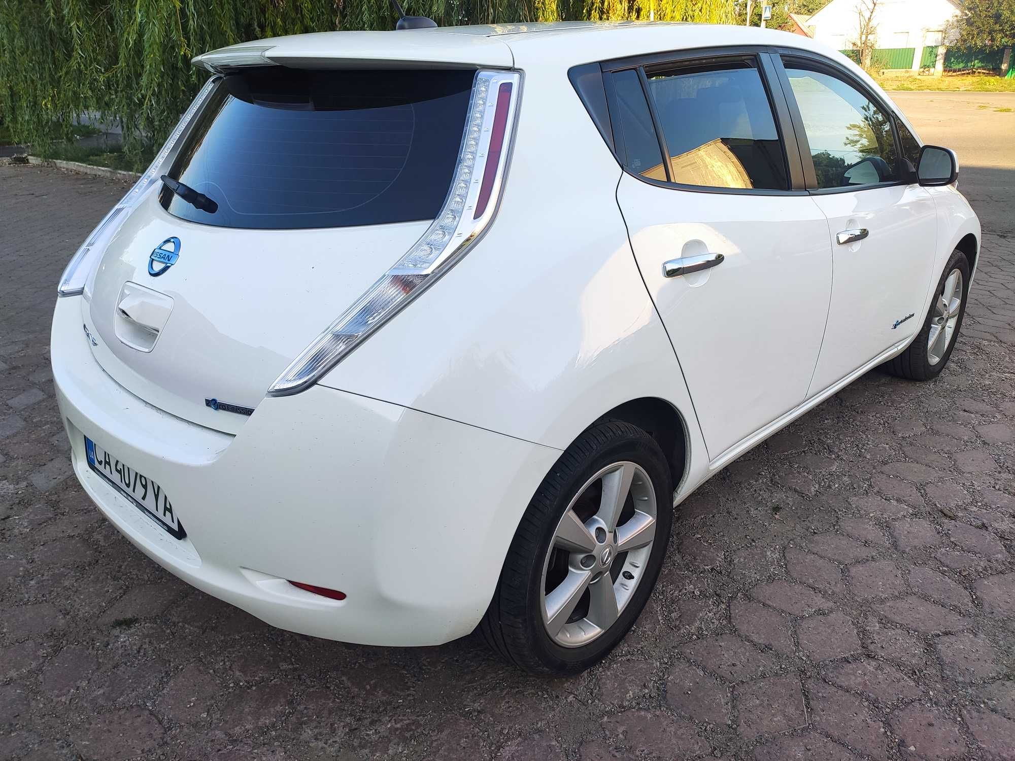 Nissan Leaf, Європа, 2014, 24 кВт, 83soh, 130-140 км., 80 т.км. пробіг