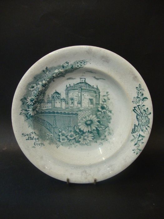 Prato antigo em faiança portuguesa