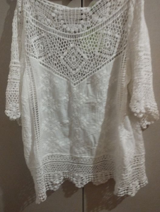 Blusa fresca rendada, veste até XL nunca usada