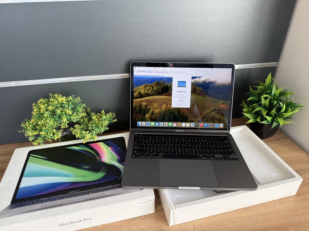 MacBook Pro  13"  M1 8/256 GB  Open BOX  !