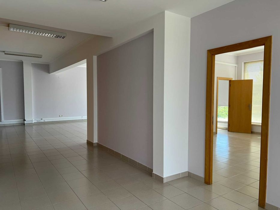 Arrenda - Espaço comercial . Alcobaça