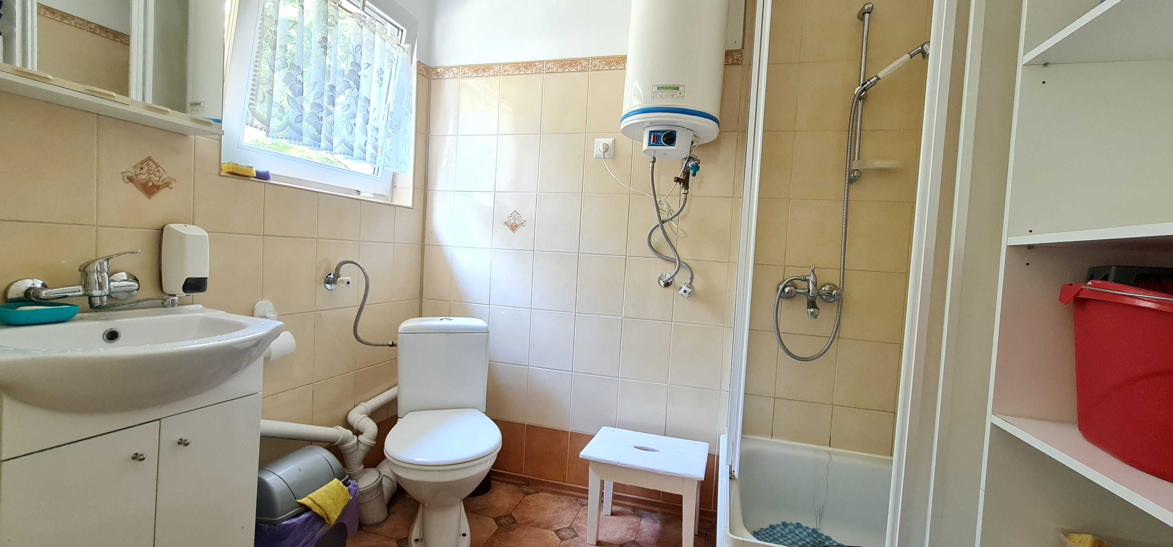 W Przyjezierzu wynajmę domek na 300 m2 ogrodzonej działce.