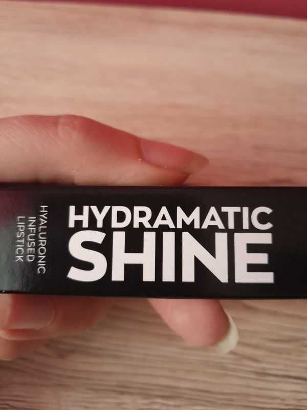 Lśniąca szminka z kwasem hialuronowym Hydramatic Shine 3,6g Mauvelous.