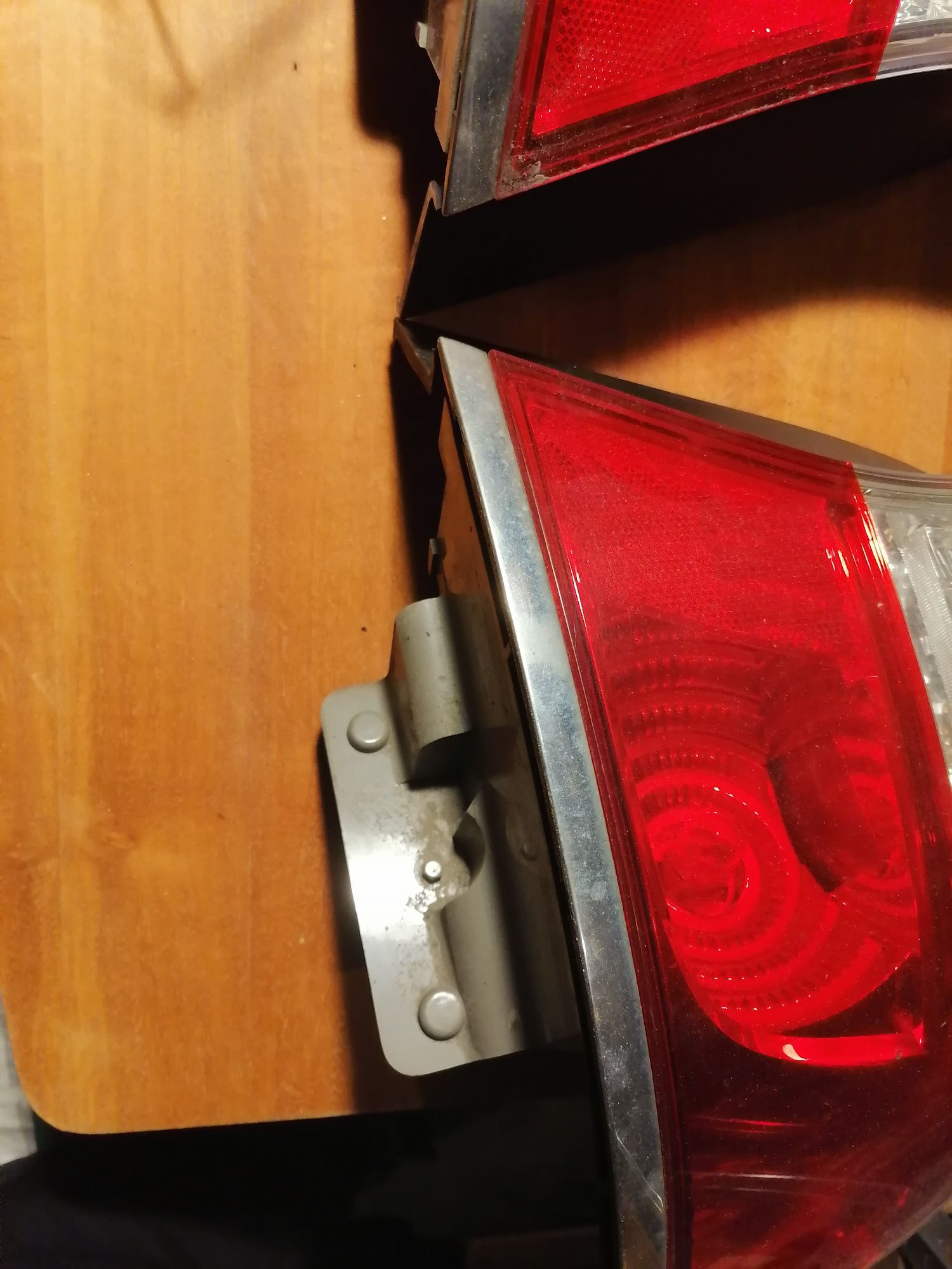Lampy tył subaru Legacy IV