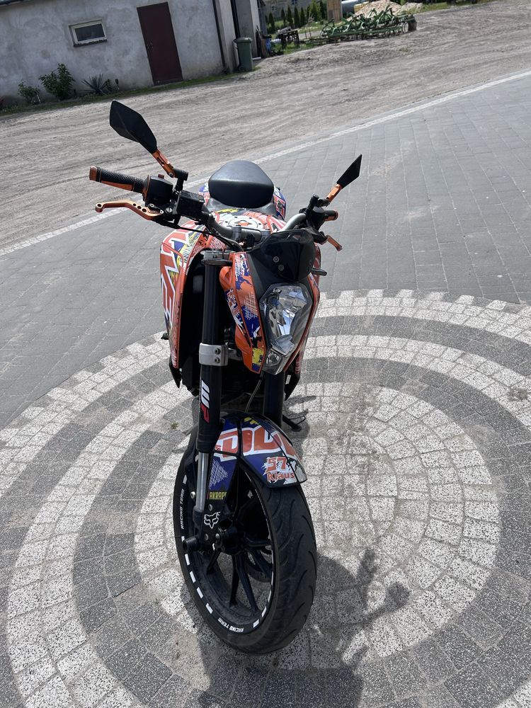 KTM duke 125