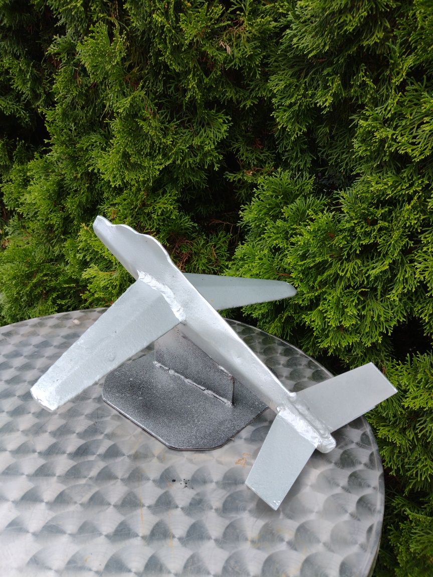 Stary metalowy model samolotu