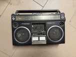 Vintage Boombox Sanyo 4-Band Radio Cassette Stereo – kolekcjonerski
