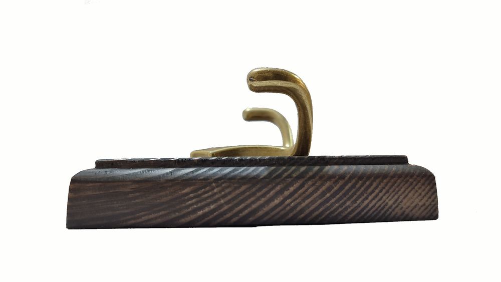 Вішалка для одягу з натуральної деревини в стилі лофт