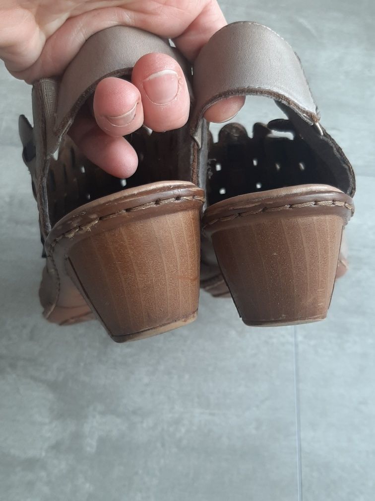 Reserved letnie sandały czółenka  skórzane r. 39 półbuty 25 cm
