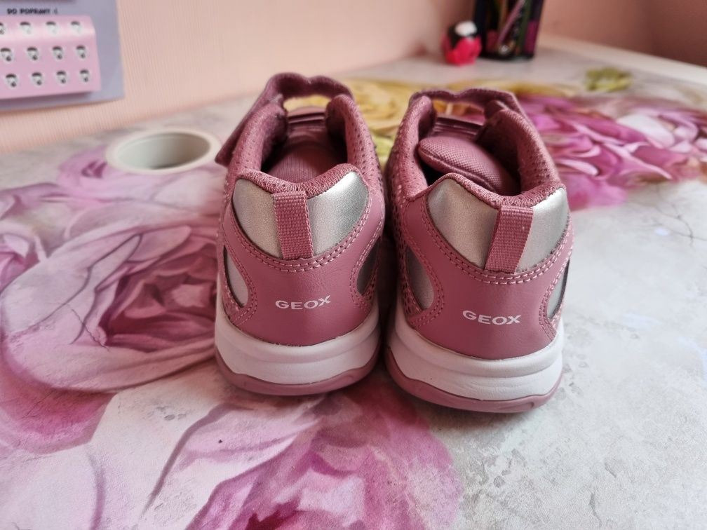 Buty dziewczęce Geox 35 nowe