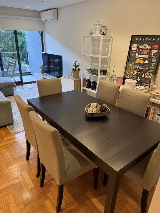 Conjunto Mesa extensivel e 6 cadeira