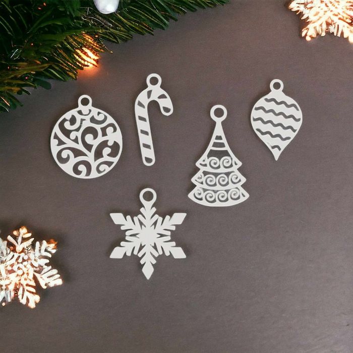 Новорічні прикраси на Ялинку