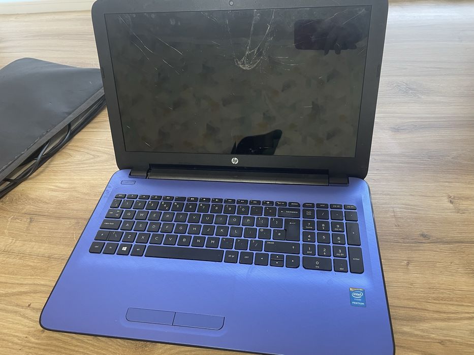 Продається ноутбук hp на запчастини