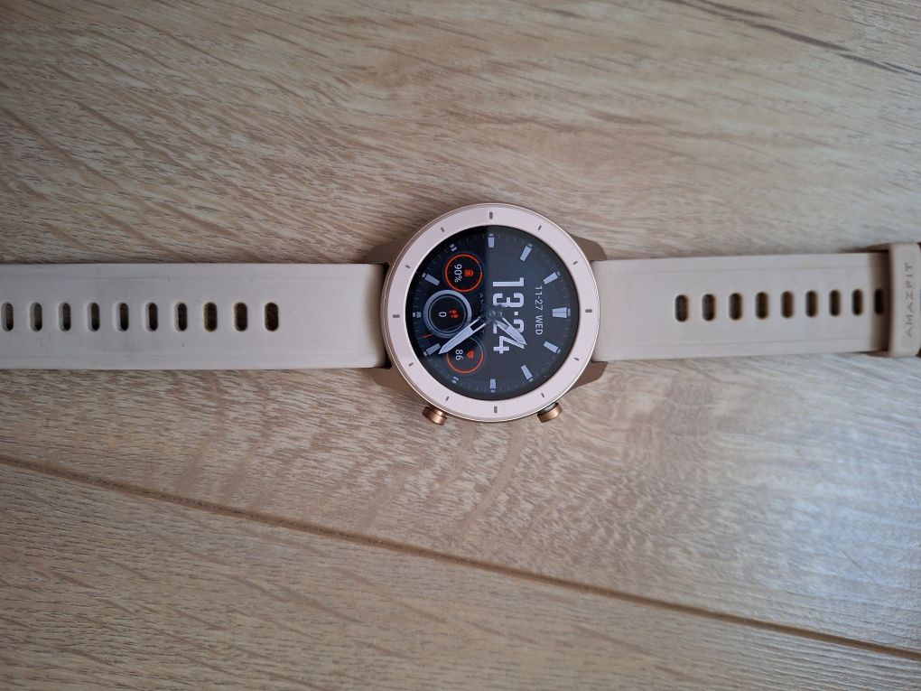Smartwatch Amazfit damski  42"