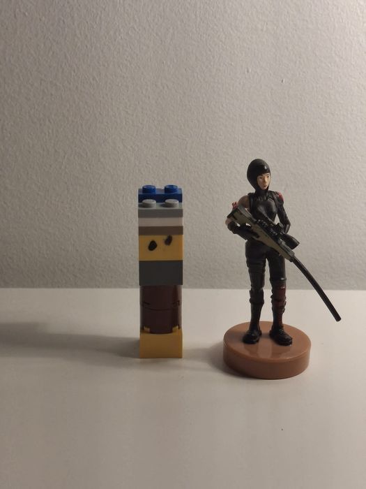 4 figuras fortnite