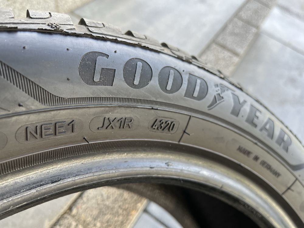 Zimowe GOODYEAR 205/55 r17 jak nowe