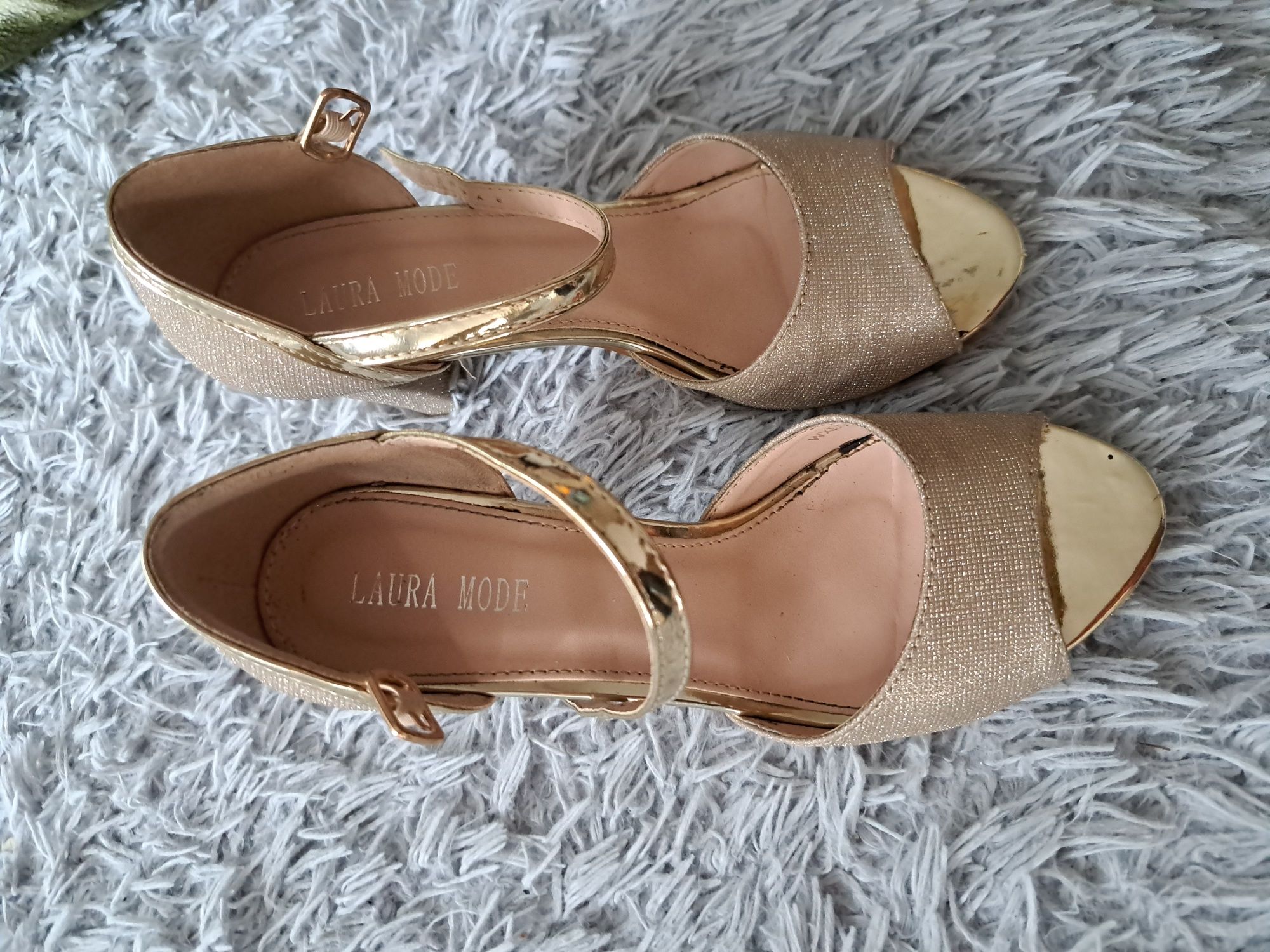 Buty slubne zlote