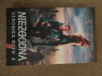 "Niezgodna" Veronica Roth