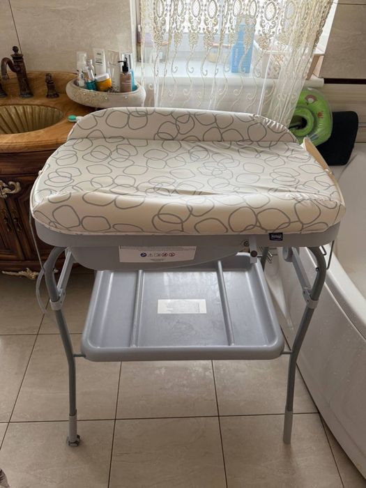 Ванночка+ пеленальный столик Chico