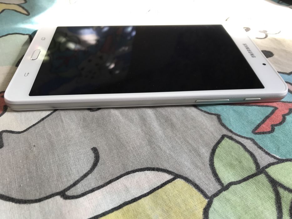 Отличный планшет Samsung Galaxy Tab A, SM-T280. 7 дюймов, 2/8GB
