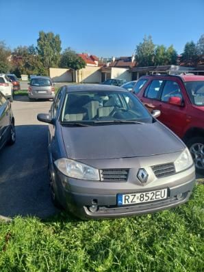 Renault Megane II 1.6 benzyna – tanie i ekonomiczne auto