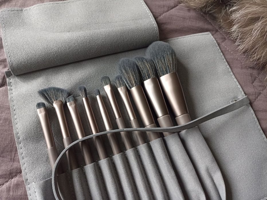Шикарний набір пензликів для макіяжу (10 шт) у чохлі