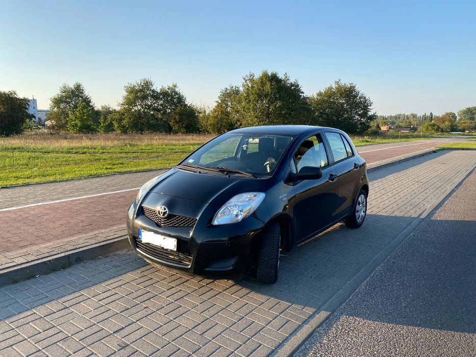 Toyota Yaris TOYOTA YARIS II 1.33/101KM Rok 2010