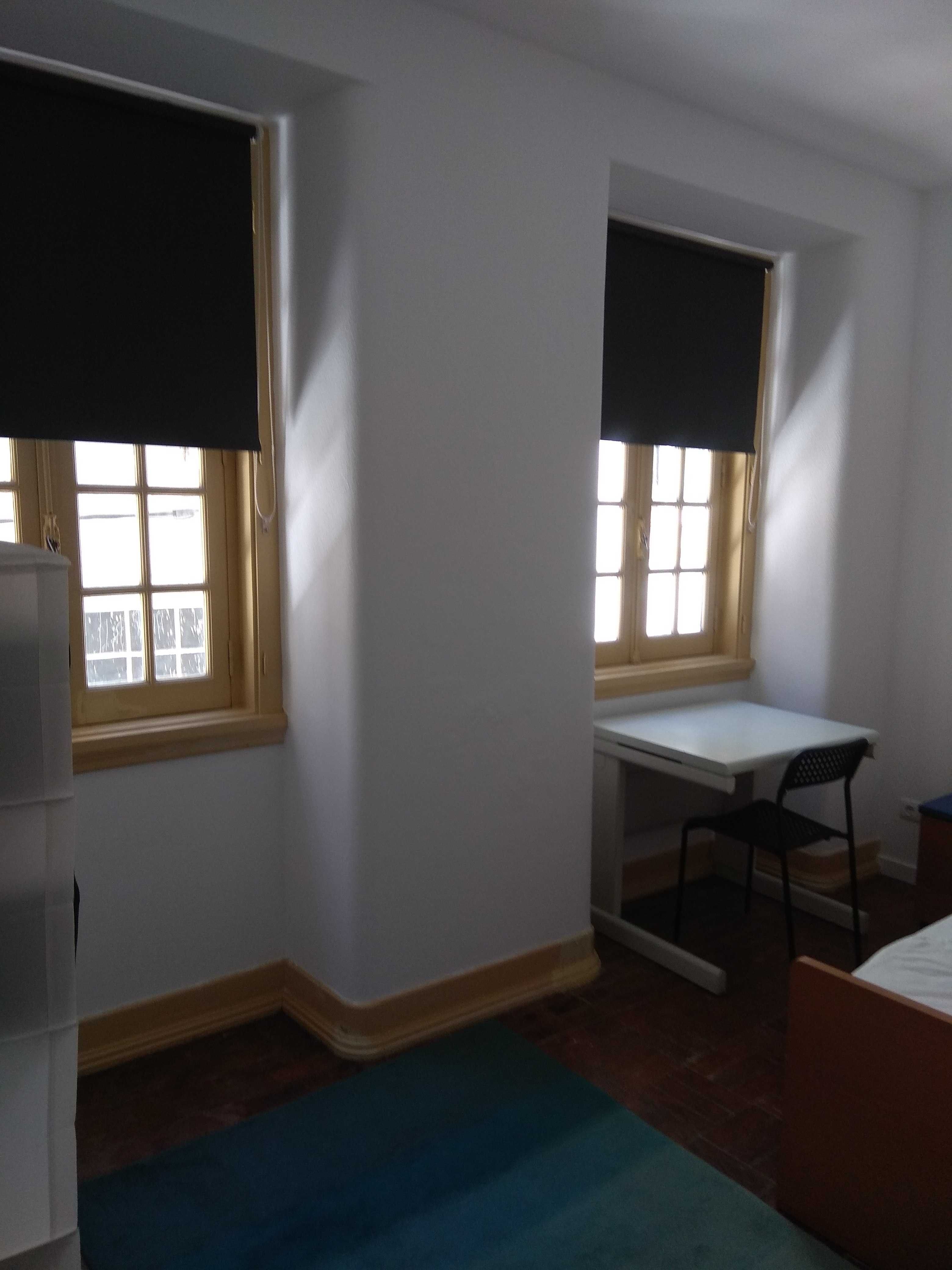 Quarto Estudante Rapariga em T2