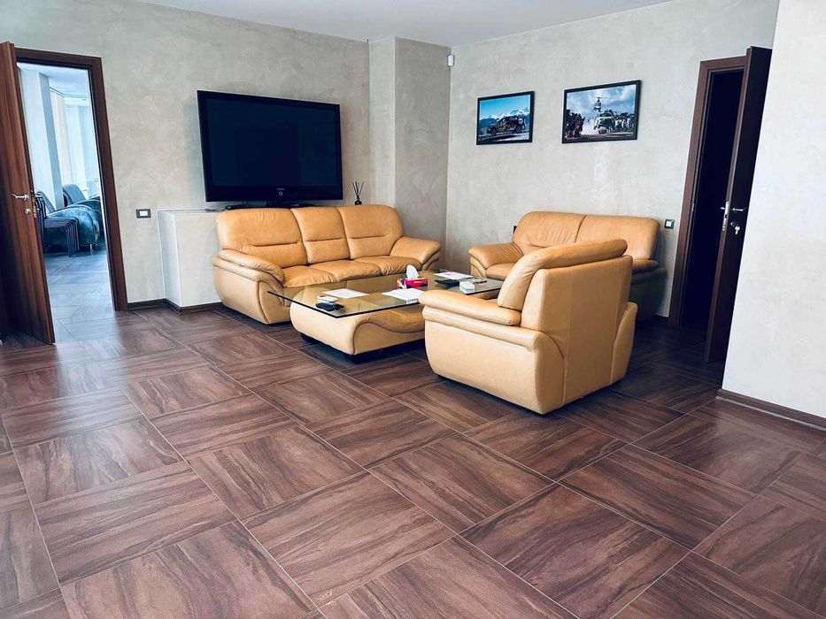 Офис в аренду от Хозяина в ЖК "Белый Парус" 215 м2, 1-й этаж