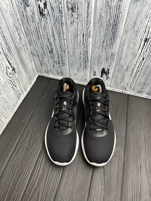 Кросівки - Nike Revolution 43р