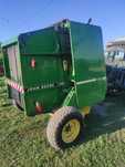 Prasa rolująca John Deere