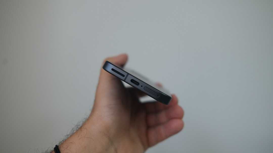 Google Pixel 9a 8/128GB Obsidian Neverlock new open box