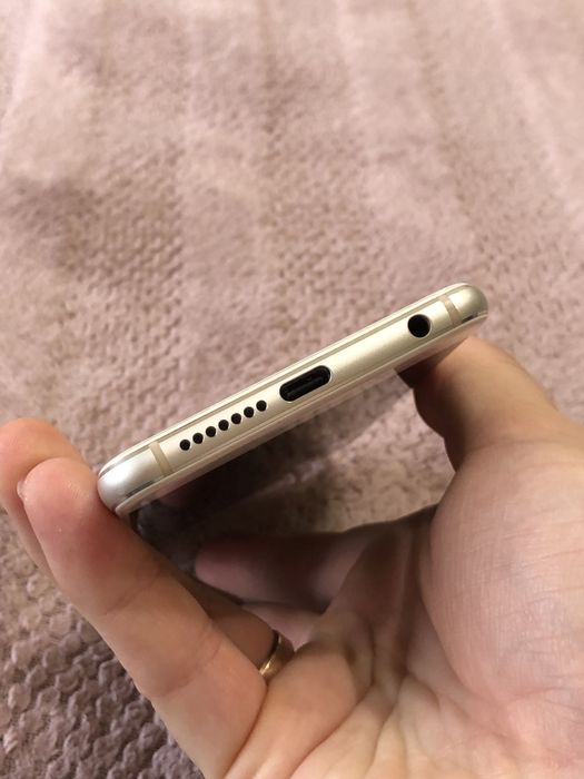 Телефон Huawei Honor 8 4/32gb NFC супер бюджетнік