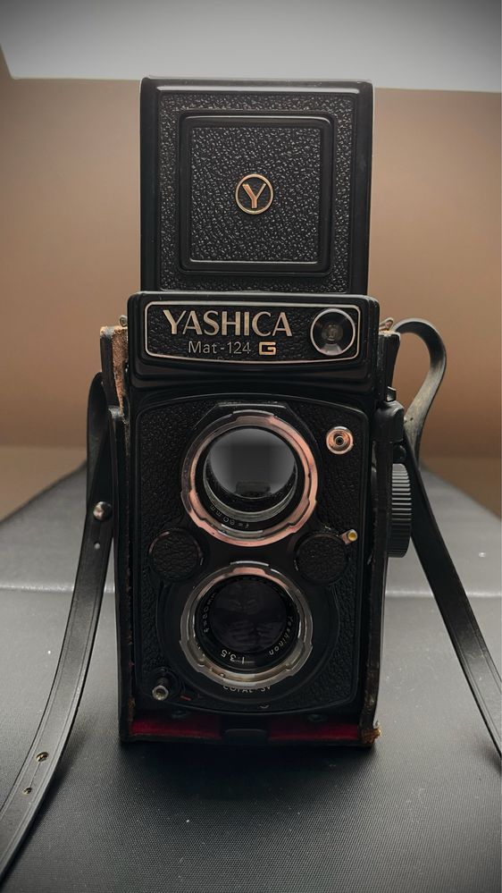 Yashica Mat 124g