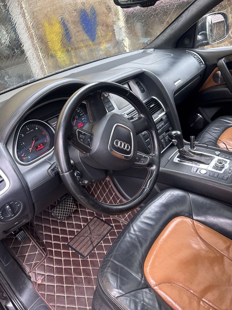 Audi q7 2009року