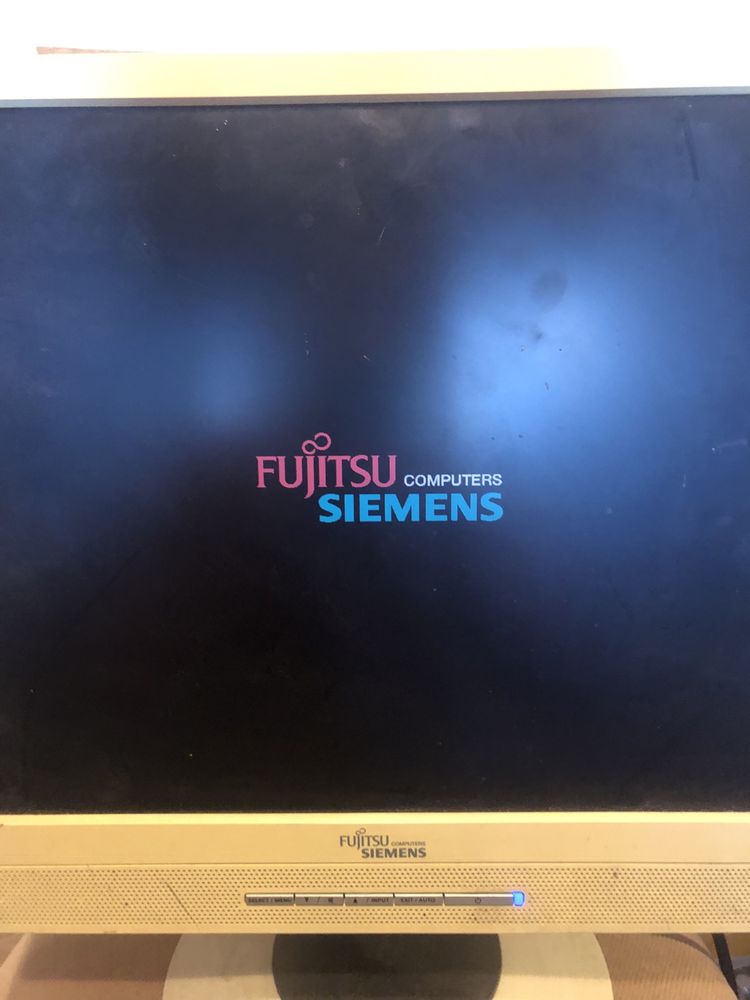 Монітор Fujitsu-Siemens