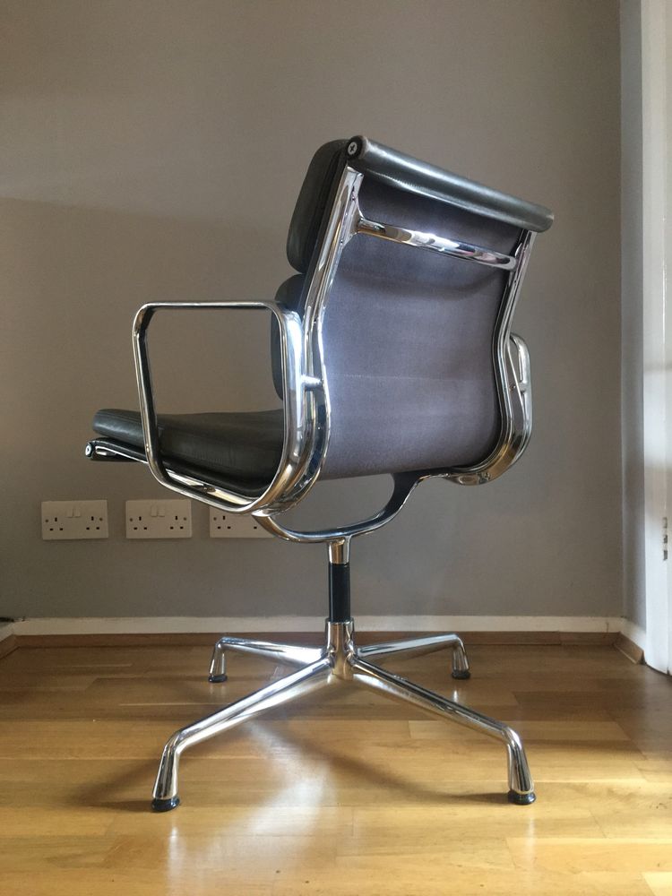 Eames EA 208 Soft Pad Vitra
