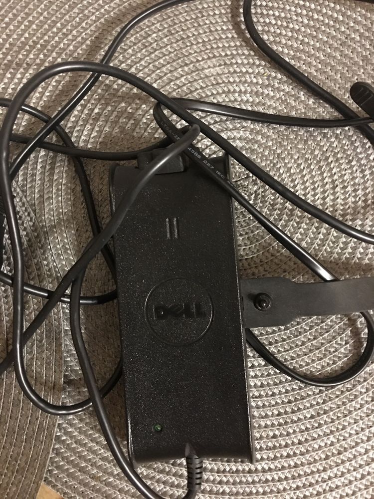 Laptop Dell latitude 630  bez twardego dysku stacja dokujaca zasilacz