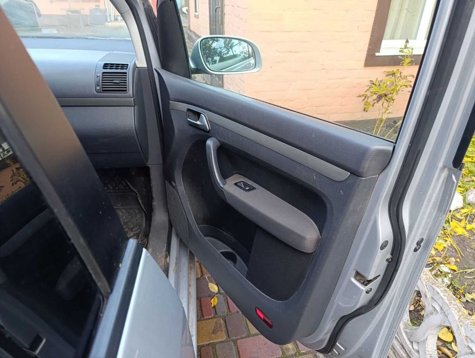 Volkswagen Touran (Туран) 1.4 TSI, 2009р.