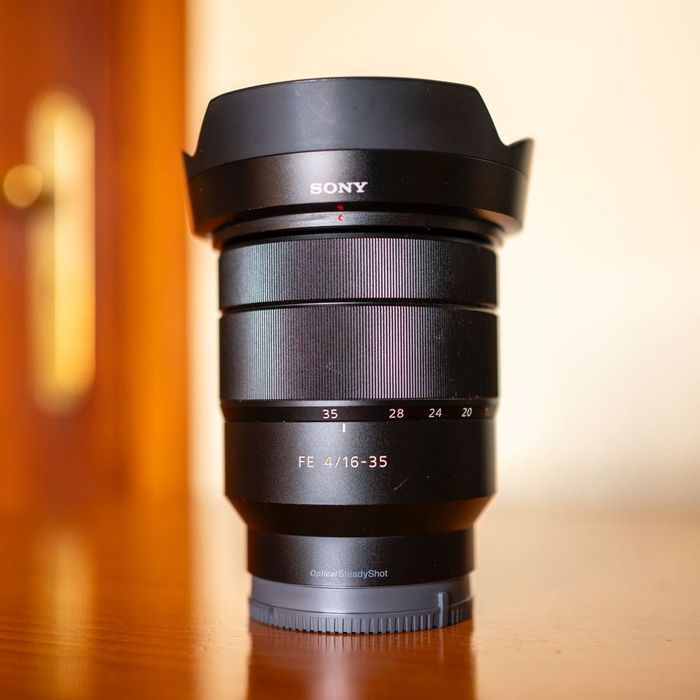 Objetiva Sony FE 16-35mm F4 ZA OSS Zeiss