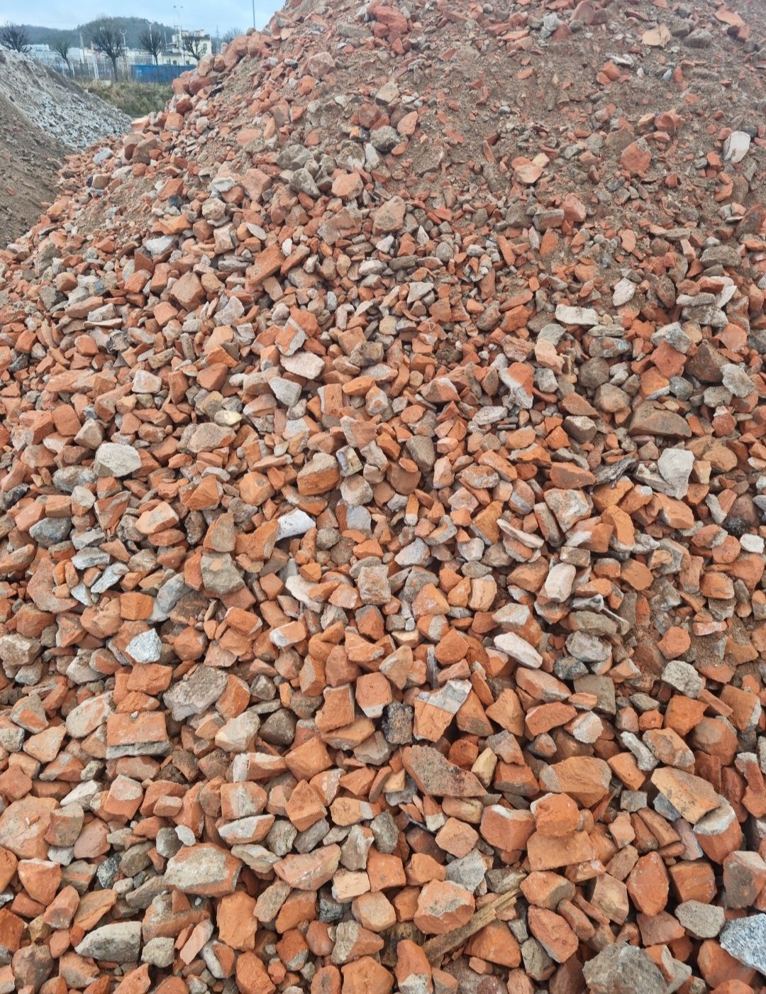 Gruz kruszony betonowy oraz ceglano betonowy kruszywo