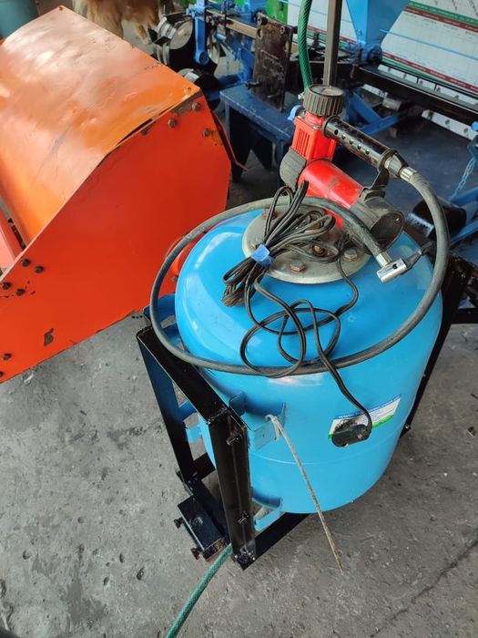 Продам обприскувач на 50л на мототрактор